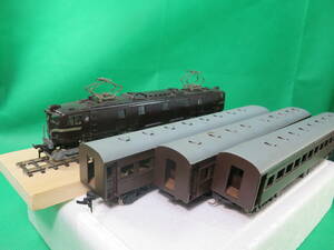 EF58(完成品)鉄道模型社?と客車
