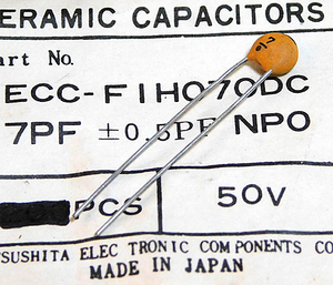 松下 ECC-F1H070DC セラミックコンデンサ (50V/7pF) [20個組]【管理:KX310】