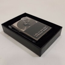 【未開封】ZIPPO ジッポー USA Life is music 喫煙具 オイルライター 箱付き_画像3