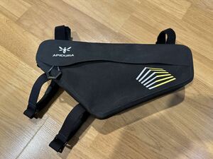 Apidura アピデュラ　レーシングフレームバッグ 2.4L （中古美品）