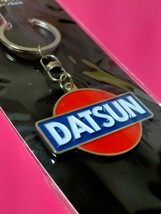 即決！DATSUN ブランドエンブレム (1933)エンブレム メタルキーホルダー ダットサン 日産 ロゴ 装飾 正規品 同梱発送可能！グッズ_画像2