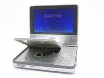 ★ハローカメラ★9850 SANYO PORTABLE LCD MONITOR & DVD PLAYER ACアダプタ付 リモコン欠品 市販DVD再生確認 1円スタート 即決有り_画像2