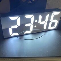 目覚まし時計 LED デジタル ミラータイプ めざまし時計 おしゃれ 温度計 多機能 置き時計 シンプル アラーム 給電 静音 スヌーズ 給電式 黒_画像5