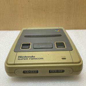 HY0127 任天堂 スーパーファミコン Nintendo HVC-002 本体／コントローラー アダプター／ケーブル欠品 通電のみ確認 現状品 0309の画像3