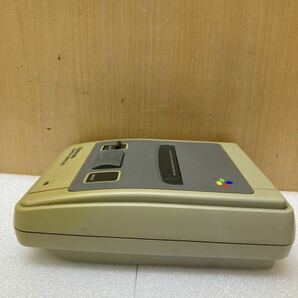 HY0127 任天堂 スーパーファミコン Nintendo HVC-002 本体／コントローラー アダプター／ケーブル欠品 通電のみ確認 現状品 0309の画像7