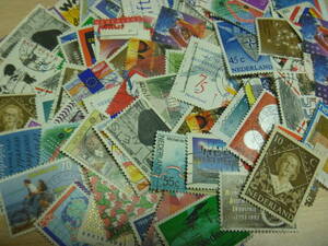 ★外国切手・海外切手★使用済・消印付き切手★中型切手★100枚ロット★R