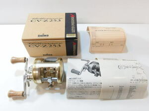 ダイワ　ミリオネア CV-Z 253 DAIWA Millionaire 右巻き　ベイトリール (323-8