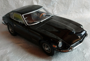  1/18 サンスター？ ダットサン240Z 日産フェアレディZ 黒