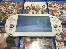 ◇SONY ソニー PlayStation プレイステーション PSVITA PS Vita PCH-2000 ホワイト 本体 ソフトまとめ 箱入り 16本 箱なし 4本 20本　_画像2