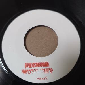 Bitty Mclean - Tell Me Remix / Natijah - Little Girl Jah See // Peckings Records 7inch