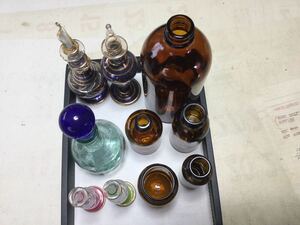 (AB２１)アンティーク :ガラス多種多様(化粧ガラス瓶など)