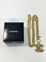 【2N28】 1円スタート CHANEL シャネル ロングチェーンネックレス ゴールドカラー アクセサリー 重さ 約77.36g 箱付き _画像1