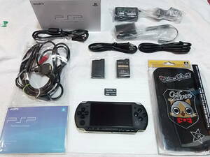 PSP-3000　新品に近い綺麗な美品　ハンターズモデル　液晶画面は、完全にキズ無し　バッテリー2個付き　ポーチは、未使用　全13点セット