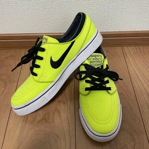 GWセール！3999円→2800円◆NIKE◇24㎝◇スニーカー◇春夏◇蛍光カラー◇イエロー