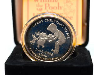 ディズニー　くまのプーさん　３０周年記念メダル　クリスマス　１９９６年　シルバーコイン 純銀製