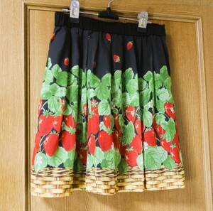 Emily Temple cute Emily Templecute strawberry basket pattern skirt black new goods not yet have on 