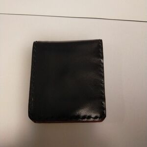 未使用　ハンドメイドLEATHER　二折財布 