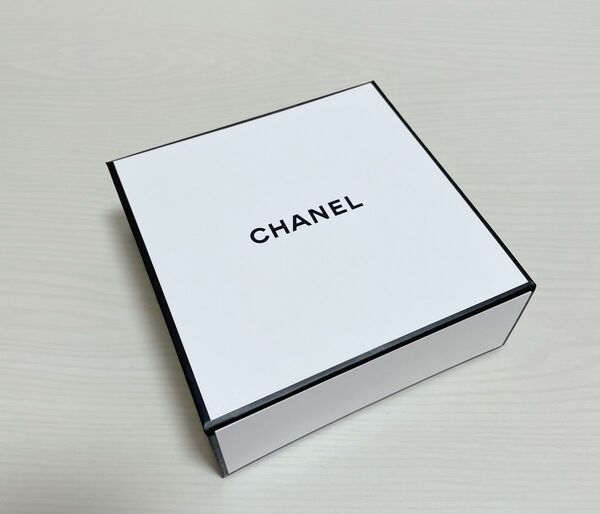 CHANEL ギフトボックス