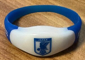 サッカー日本代表　サムライブルー　ライト付きリストバンド