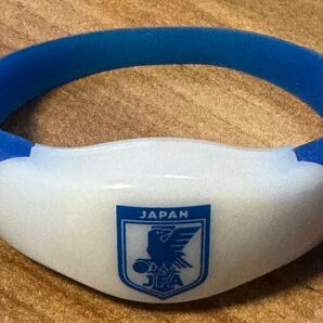 サッカー日本代表 サムライブルー ライト付きリストバンド