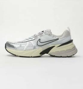 NIKE V2K RUN ナイキ V2K ラン スニーカー 24.0cm ホワイト 新品未使用品