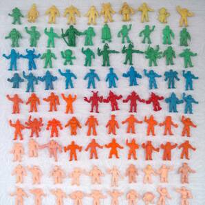 (管理番号F136)当時物 キン肉マンの消しゴム人形 90個