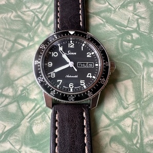  Sinn 104.ST.SA.Aレザー 腕時計 メンズ 自動巻 中古美品！の画像3