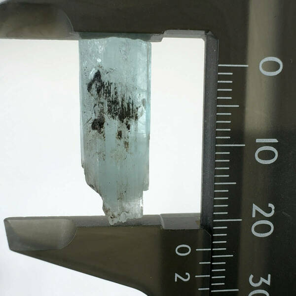 【E24024】 アクアマリン 結晶 ベリル 緑柱石 単結晶 原石 天然石 鉱物 パワーストーン