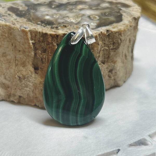 【E8698】マラカイト＊孔雀石＊ペンダント＊Malachite＊Pendant＊天然石＊パワーストーン＊