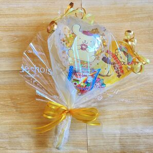 サンリオ　ポムポムプリン　風船付お菓子ブーケ　1個　　プチギフト　クリスマス　結婚式　発表会　プレゼント　お配り用　成人式　にも