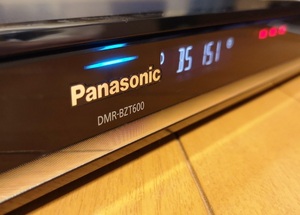 ◆◆ ［ 500GB → 4TB 新品東芝製換装済 HD半年保証］Panasonic DIGA DMR-BZT600 美品 新品リモコン・取説コピー・各ケーブル・整備動作品