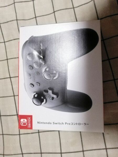 Nintendo Switch Proコントローラー　箱破れ