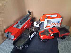 おもちゃ 玩具 車　航空局 police　AMBULANCE　RAM2500　まとめて　４台　ジャンク