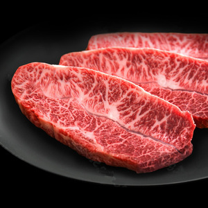 ★ Отличная свежесть! "Kuroge wagyu Missji" около 300 г (100G x 3 упаковки), недавно отправленная из бойни! Редкая часть! Мы доставим до 5 кг равномерно!