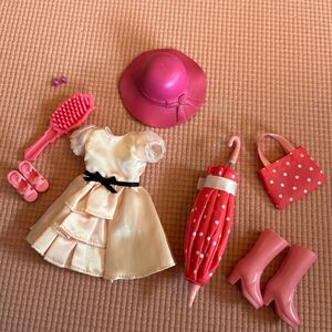 リカちゃん　ピンクのドレスセット　レインセット