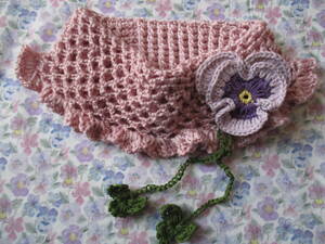 シルクウール・ミニフリルのネックウォーマー・ピンク系・パンジーのブローチ・温度調節・ハンドメイド・かぎ針編み・手編み