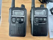 iCOM アイコム 超軽量コンパクトトランシーバー 2台セット　IC-4300 特定小電力(単信20ch+複信27ch) 動作確認済み充電器+マイクフォン付き3_画像2