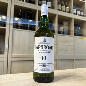 32433 LAPHROAIG（ラフロイグ）10年 43％ 750ml 箱付の画像2