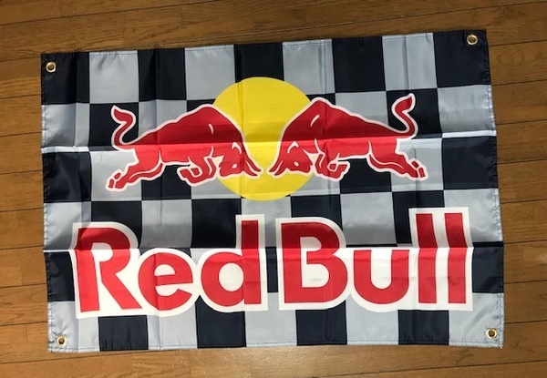 送料無料！カッコイイ　RED　BULL　レッドブル　チェッカーロゴ　レッドチェッカー　バナーフラッグ 旗　通常サイズ　F1　フォーミュラー