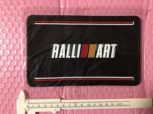 送料無料!　値下げ、珍品　ラリーアート　RALLI///ART ロゴ　滑り止めマット　パジェロ　デリカ　アウトランダー　コルト　ランエボ