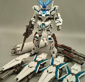 塗装完成品 1/144 HGUC　フルアーマーユニコーンガンダム ペルフェクティビリティ　(機動戦士 ガンプラ プラモデル　　)　　