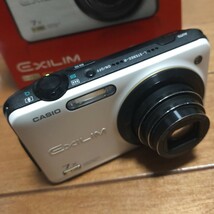 CASIO EXILIM EX-ZR15_画像2