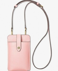 2024春夏最新(^_-)-☆MICHAEL Michael Kors Saffiano Leather Smartphone Crossbody Bag　本物をお届けします♪