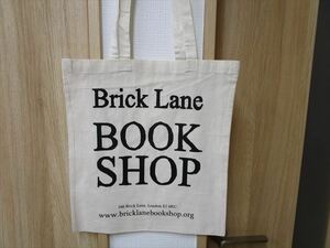 ★新品未使用★ブリックレーン書店　トートバッグ　BIDBI製(Brick Lane Bookshop)　英国書店（ロンドン）インド製 白　LO90