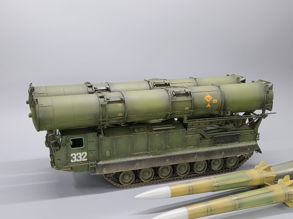 1/35 Российская зенитная ракета С300 собрана и окрашена в готовое изделие., Пластиковые модели, бак, Военная техника, Готовый продукт