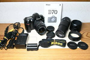 Nikon D70 レンズ2本 SIGMA AF 28-80mm SIGMA望遠AF 100-300mm　充電池　充電器　ストラップ　取扱説明書