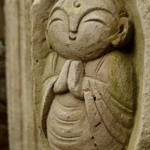 お祈り地蔵様の石像h32cm お地蔵さん 祠地蔵 地蔵菩薩 石仏 仏像 0318aの画像1