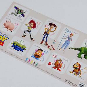 発送方法選択可能 未使用 シール切手 63円 トイストーリー TOY STORY ディズニー グリーティング の画像2