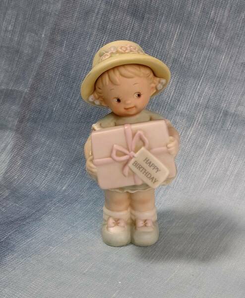 マーベル ルーシー アトウェル メモリー オブ イエスタデー エネスコ社 女の子 プレゼント あなたの誕生日に幸運を 陶器人形 置物 レア