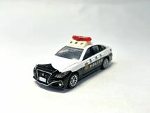 [改造品] トミカプレミアム TOMICA トヨタ クラウン パトロールカー　パトカー 警ら車仕様 昇降機付き 警視庁_画像2